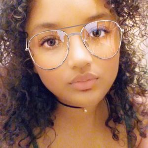 Meet your Posher, Lilana